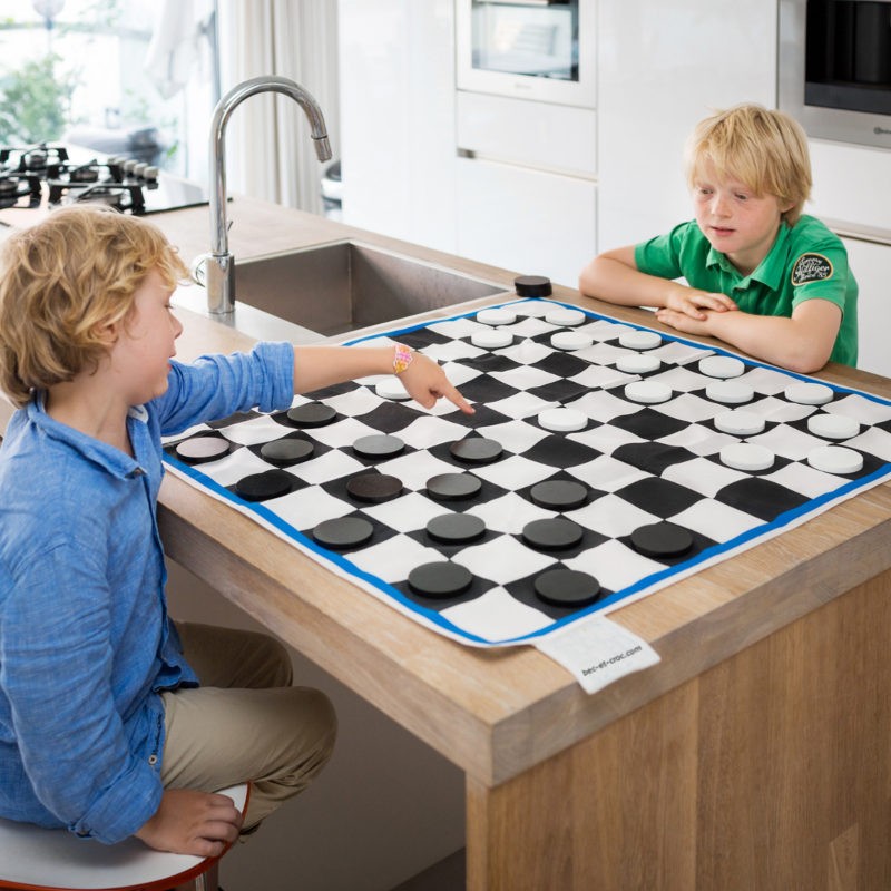 Maxi jeu de dames tissu (85 x 85 cm)