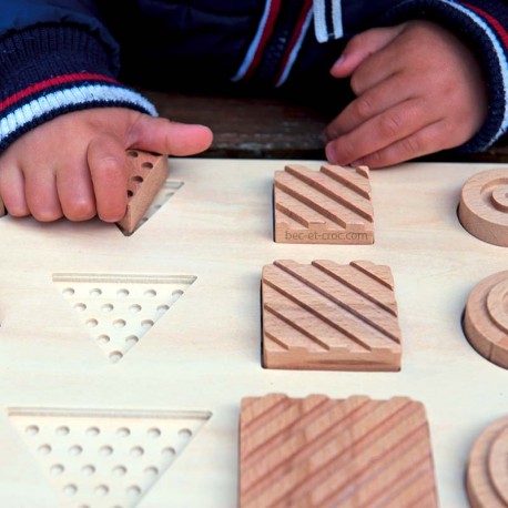 Encastr' tactile en bois