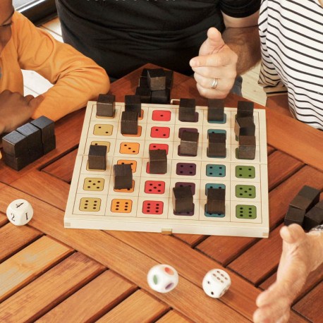 Jeu de dés en bois DEUXIEME CHOIX Jeu de dés en bois DEUXIEME CHOIX