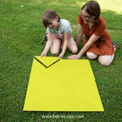 Tangram XXL en bois laqué jaune